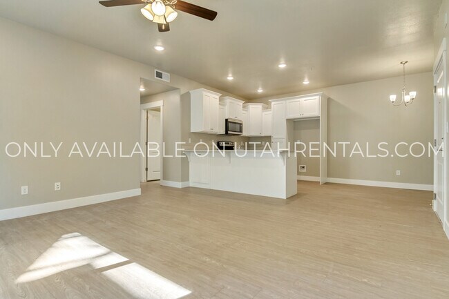 Building Photo - 1128 S 820 E
