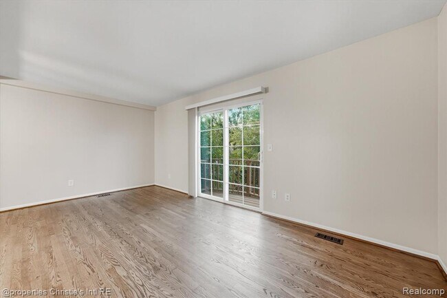 Foto del edificio - 483 W Lincoln Ave