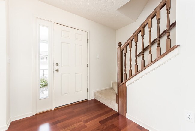 Foto del edificio - 3024 Abbey Knoll Dr