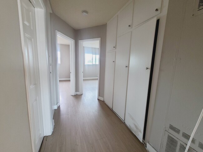 Foto del edificio - 8720 Orion Ave