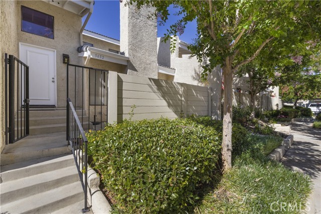 Primary Photo - 5652 E Los Angeles Ave