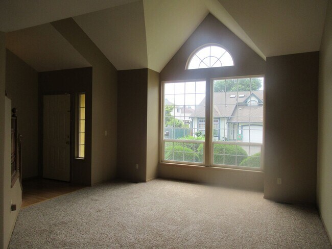 Building Photo - PENDING APPLICATION Welcome home to this 4...