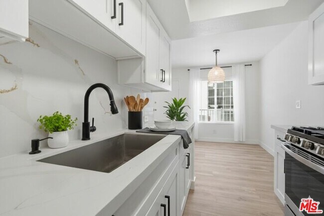 Foto del edificio - 3321 Keystone Av