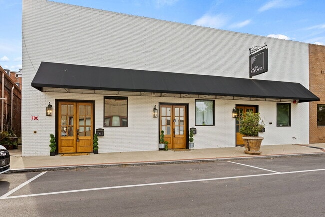 Building Photo - 203 Musgrove St