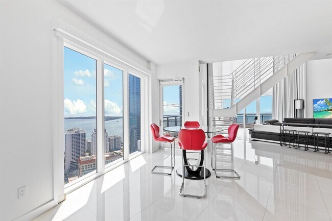 Foto del edificio - 60 SW 13th St