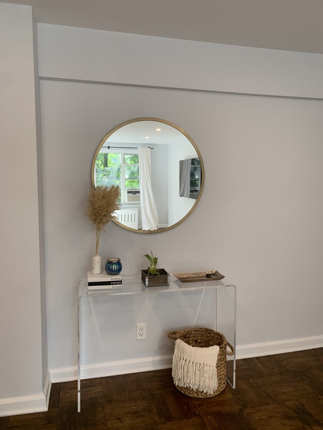 Entry Way - 555 Broadway