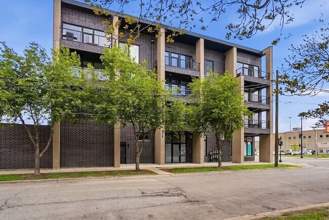 Foto del edificio - 815 N Richmond St