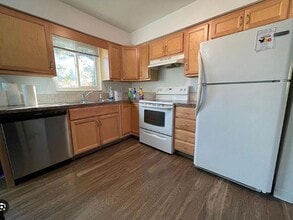 Building Photo - 1363 Vineland Ct SE