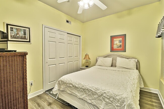 Foto del edificio - 3401 N Ocean Blvd