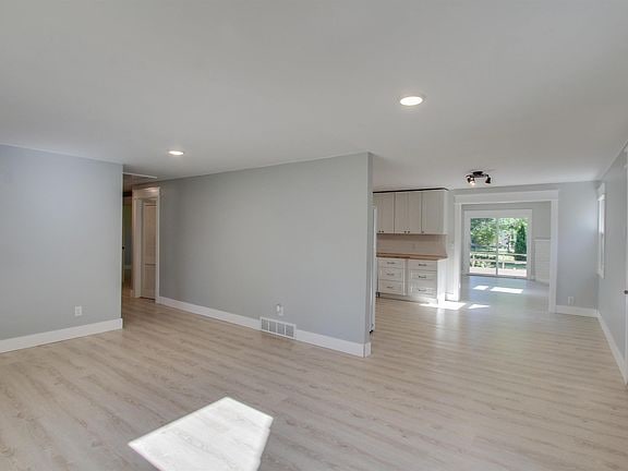 Foto del edificio - 1865 Maple Dr