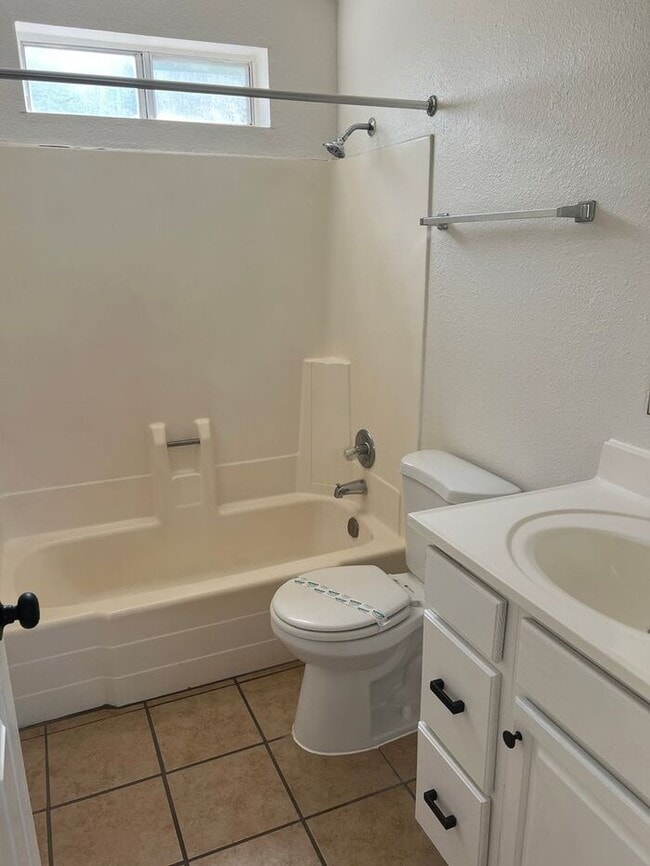 Building Photo - FREE RENT - GET ALL OF AUG AND SEPT FREE W...