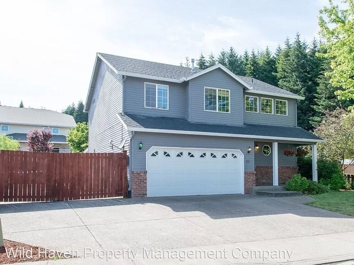 Primary Photo - 4 br, 2.5 bath House - 371 NW Cypress St