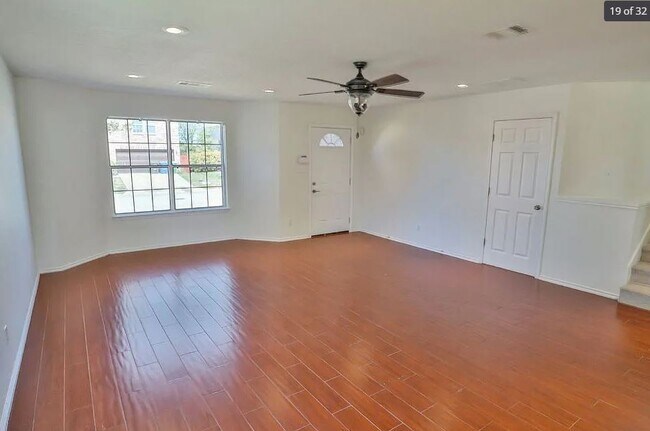 Building Photo - 7330 Twin Falls Dr