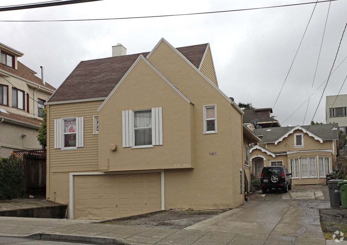 Primary Photo - 1844 5th Ave