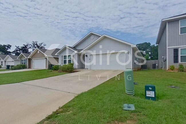 Building Photo - 217 Monarch Ln