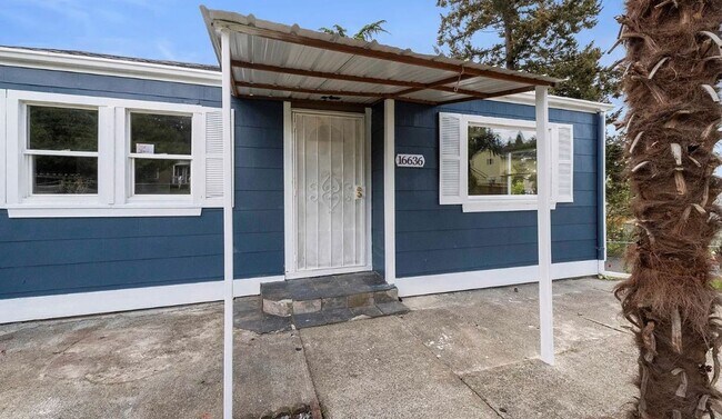 Building Photo - McMicken Heights - 3 bedroom plus 2 dens a...