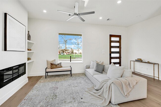 Foto del edificio - 4720 Providence St