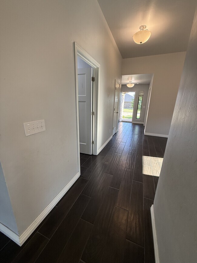 Foto del edificio - 4405 W Country Club Dr