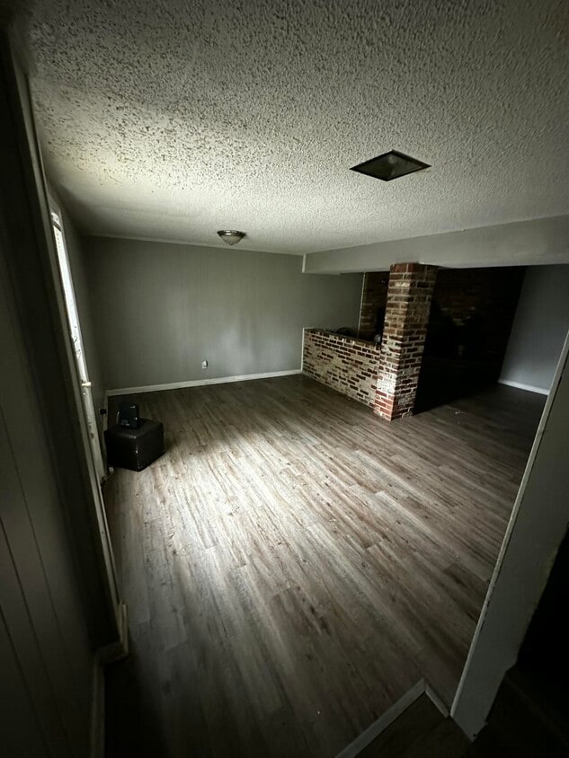 Foto del edificio - 643 Charlbury Rd