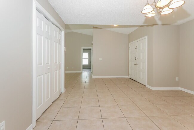 Building Photo - 12463 Sawgrass Ct