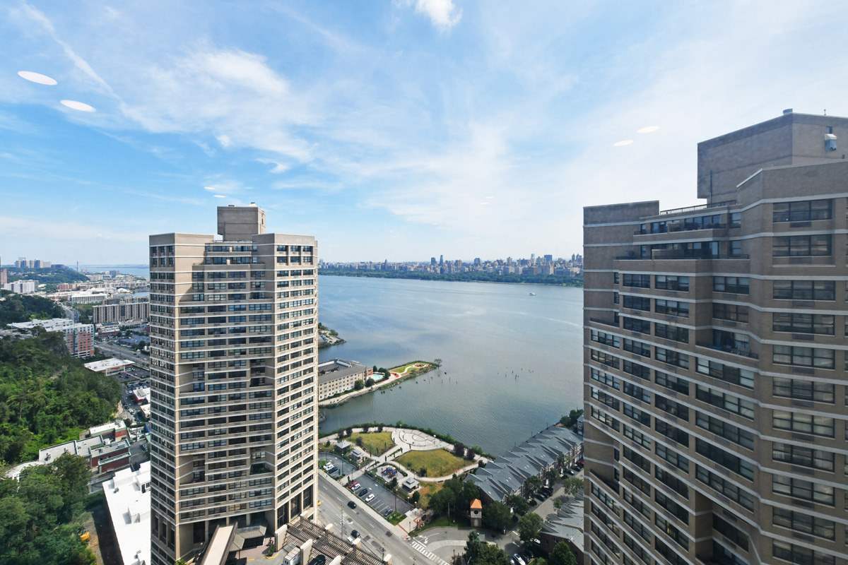 Foto principal - 7000 JFK Blvd E