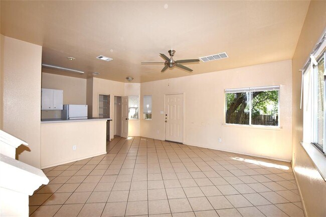 Foto del edificio - 838 Sagewood Trail