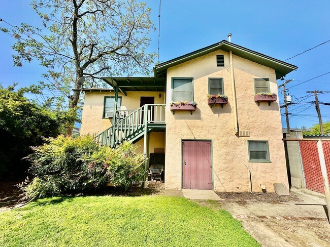 Building Photo - 387 N Glenn Ave