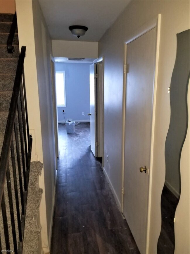 Building Photo - 3 br, 3.5 bath Townhome - 576 Crestwood St SW