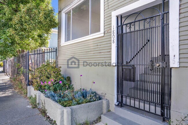 Building Photo - 1808 Filbert St