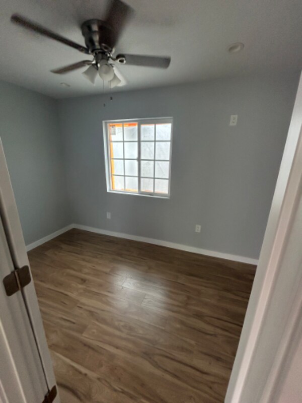 Foto del edificio - 5366 Pine Ave