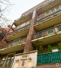 Building Photo - 1347 N Sedgwick St