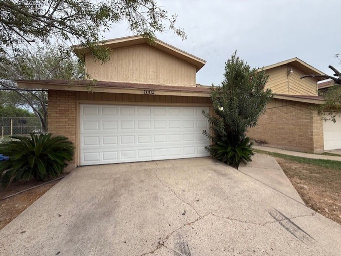 Foto principal - 1002 Castle Heights Dr