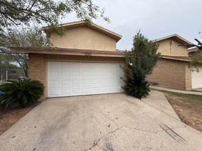 Building Photo - 1002 Castle Heights Dr