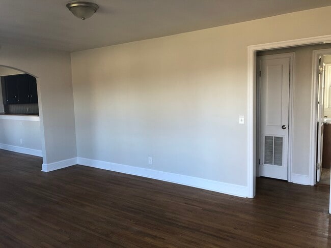 Building Photo - 102 Kimball Ave