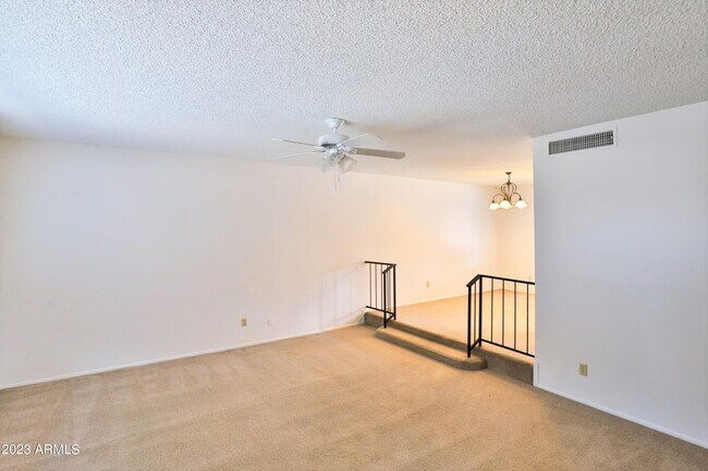 Building Photo - 3513 S Oak St