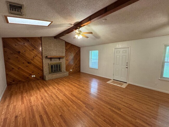 Foto del edificio - 1803 Fairway Dr