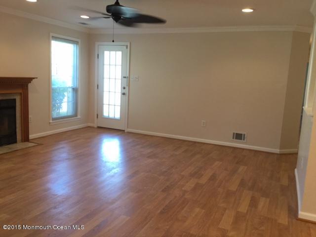 Foto del edificio - 475 Hawthorne Pl