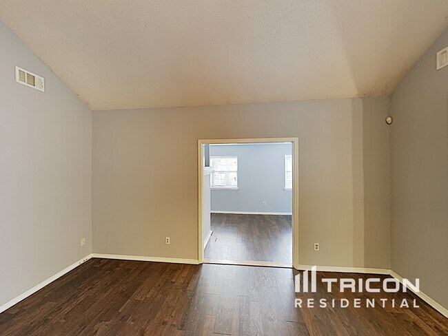 Foto del edificio - 4010 Sharon Woods Dr