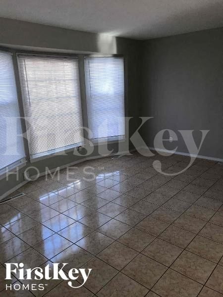 Foto del edificio - 6217 E 95th Terrace