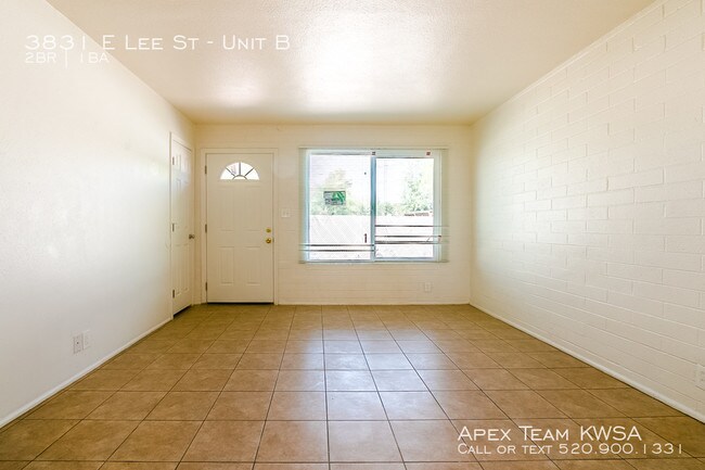 Building Photo - Beautiful remodel Duplex in central Tucson