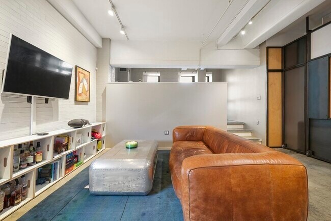 Building Photo - 42 Chauncy St