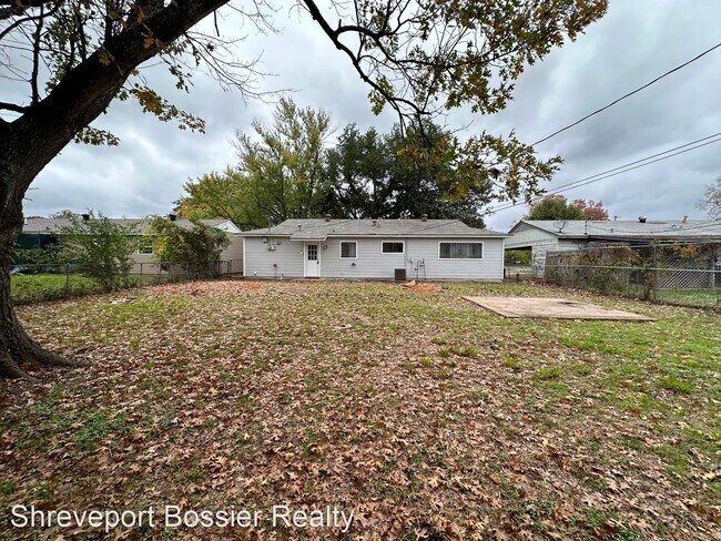 Foto del edificio - 3 br, 1 bath House - 3028 Norman Pl