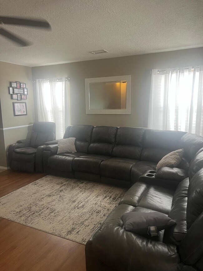 Foto del edificio - 5307 Mayhill Pl NE