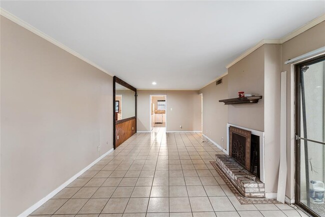 Building Photo - 6401 Deihl Rd