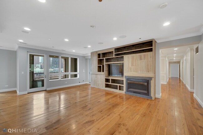 Building Photo - 184 N Harbor Dr