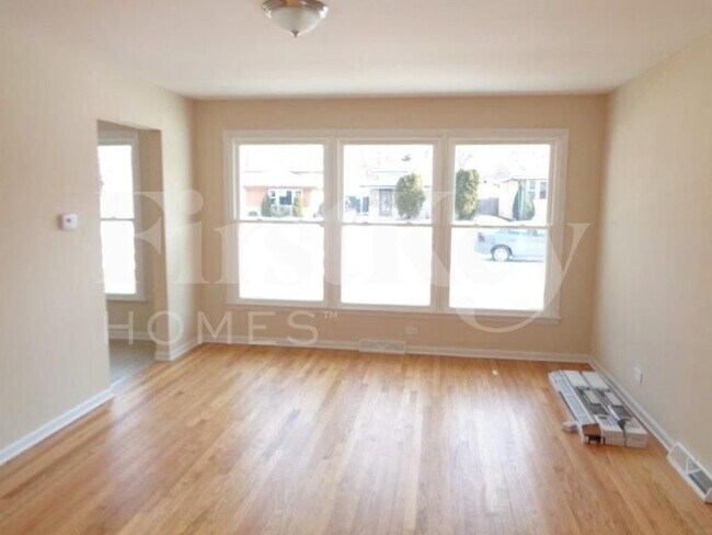 Foto del edificio - 14812 Ellis Ave