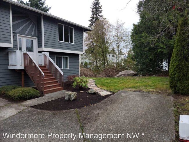 Building Photo - 3 br, 2.5 bath House - 4606 Wood Pl