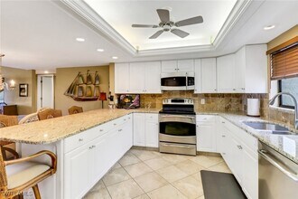Building Photo - 4811 S Landings Dr