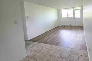 111 Rue Bruce Unit 509 — photo 1