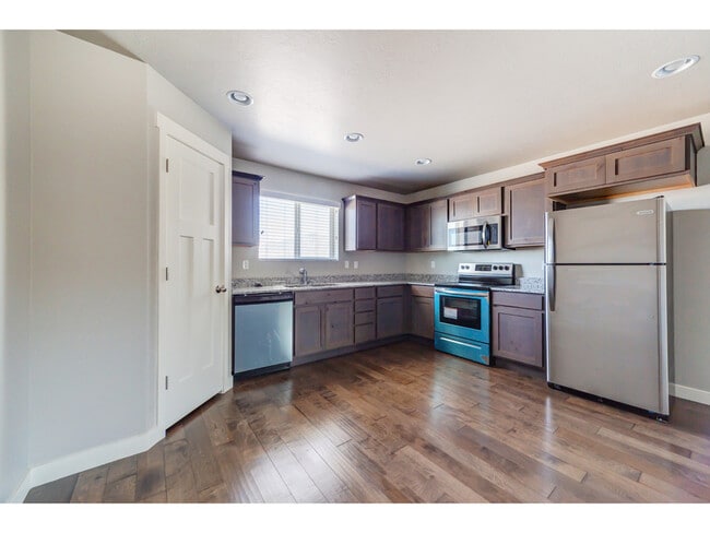 Building Photo - 4040 Sunbury Ln